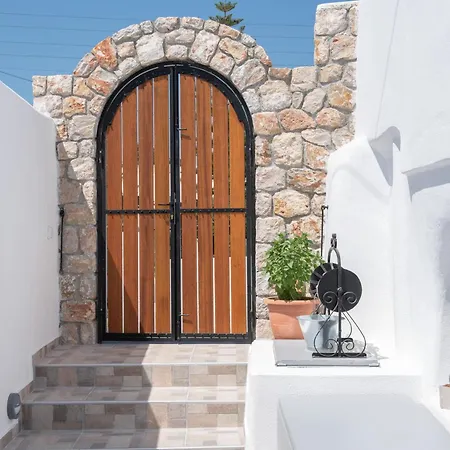 Argyro And Diogenis Apartment Emporio (Santorini)